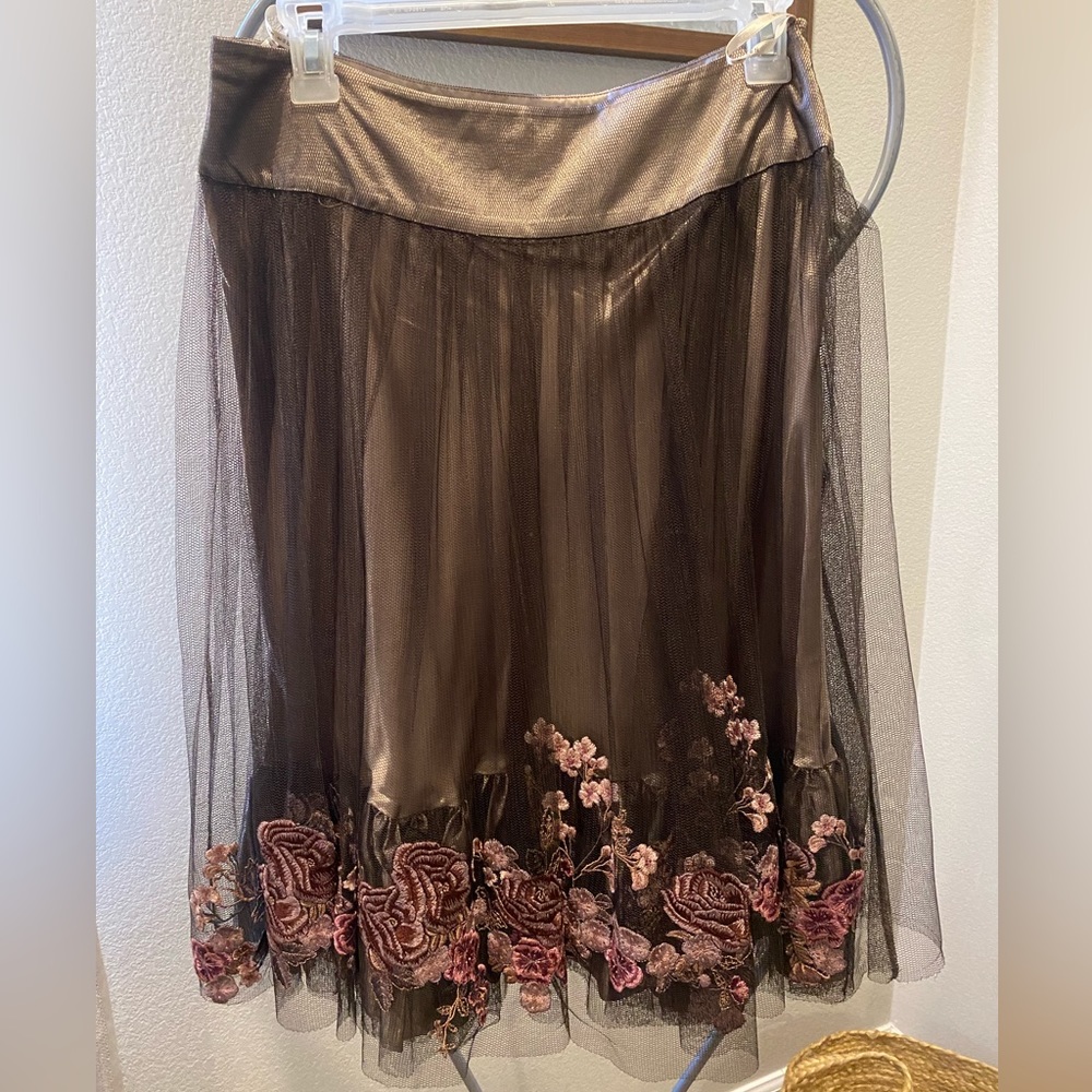 Karen Millen tulle skirt. Beautiful taupe. Floral